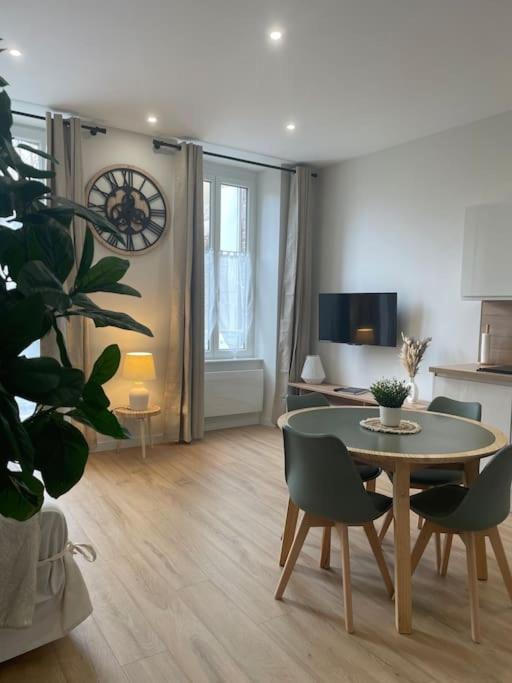 Joli Appartement Avec Parking - Proche Centre Ville Chartres Exterior foto